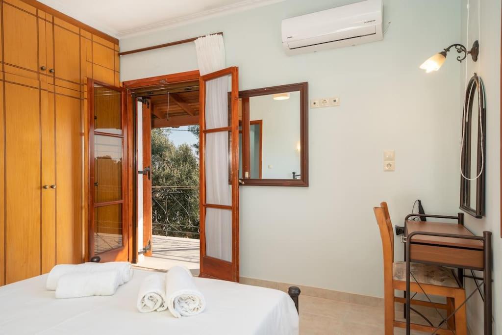 Afroditi Holiday Home- Green View Apartment Svoronata Exterior photo